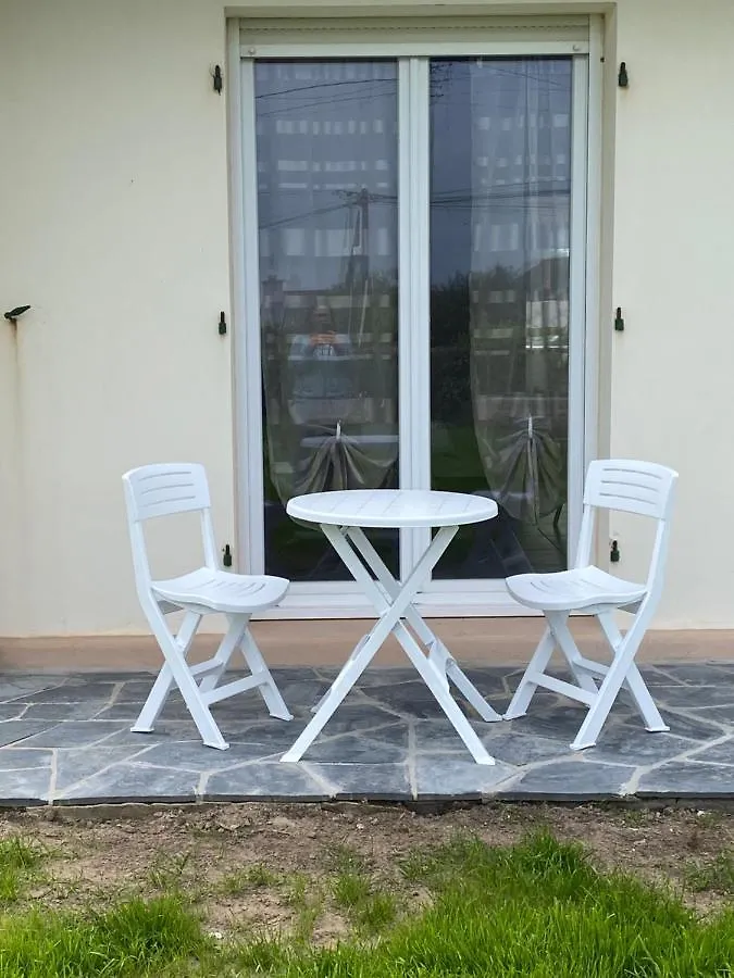 Chez Pierrot Et Lucienne Au Bord De La Mer Plouguerneau